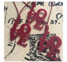 Load image into Gallery viewer, LOVE rojo