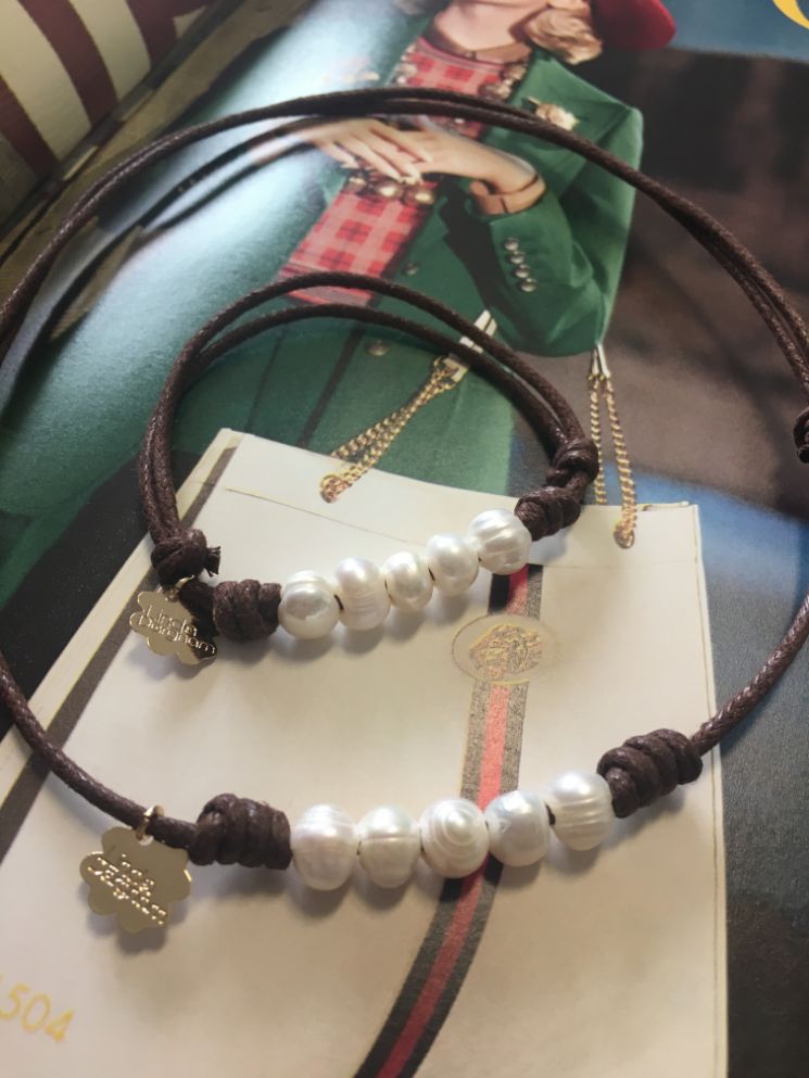 Bracelet and choker set in freshwater pearls