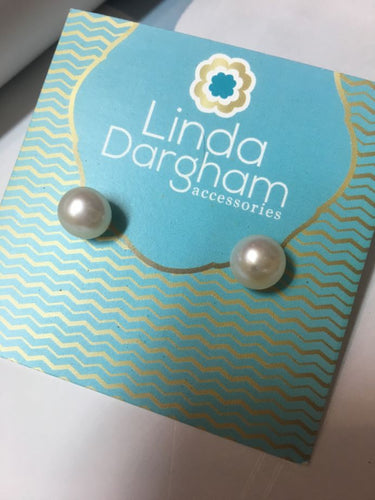 Freshwater pearl earring